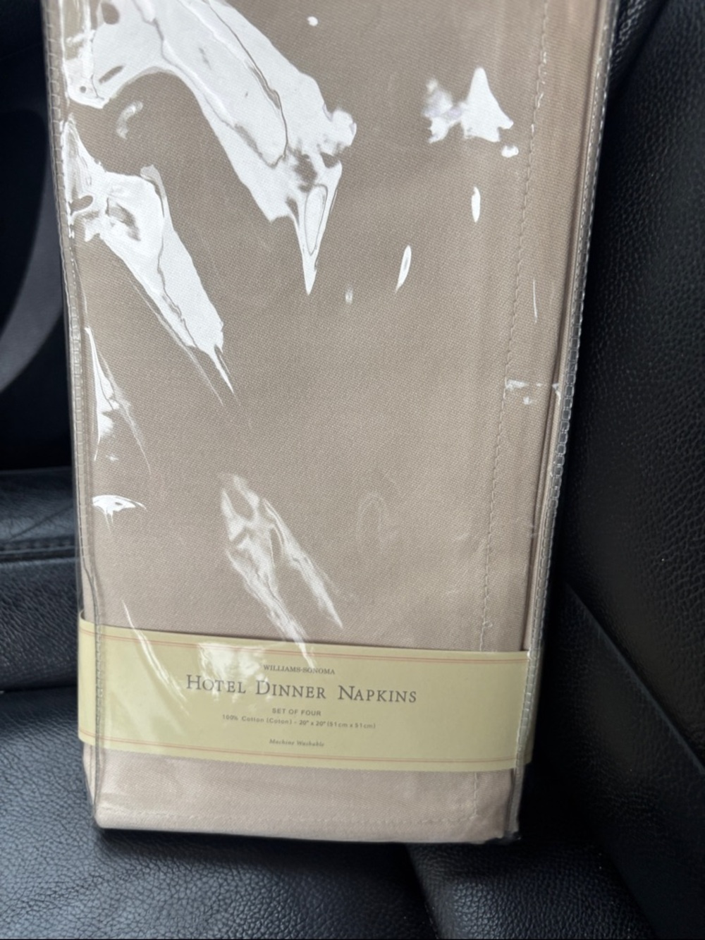NWT Williams Sonoma Hotel dinner Napkins package of four
